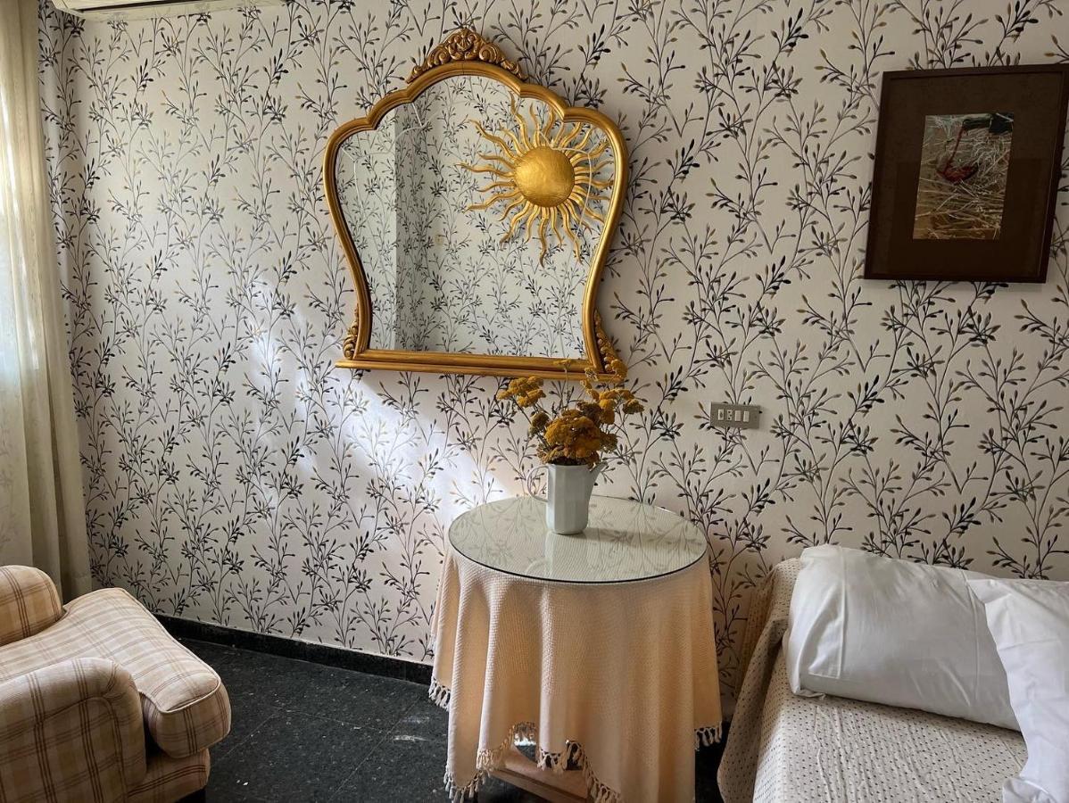 Hostal Pirineos Barbastro Eksteriør billede