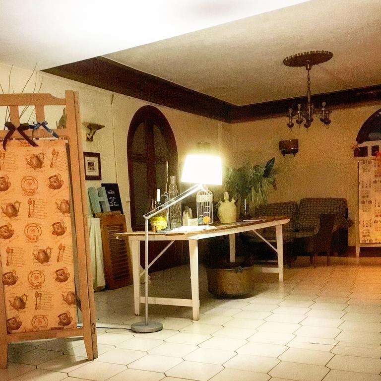 Hostal Pirineos Barbastro Eksteriør billede