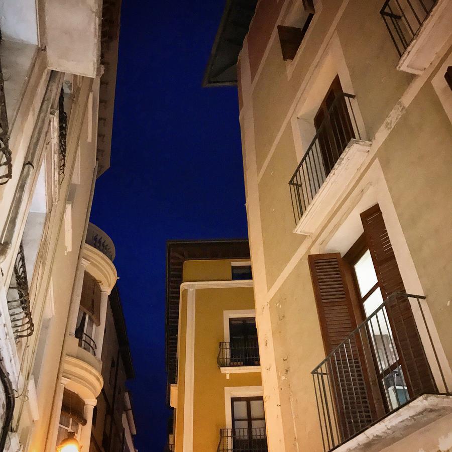 Hostal Pirineos Barbastro Eksteriør billede